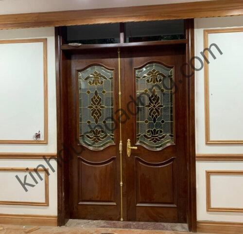 Cửa kính hoa đồng sử dụng ngày một phổ biến